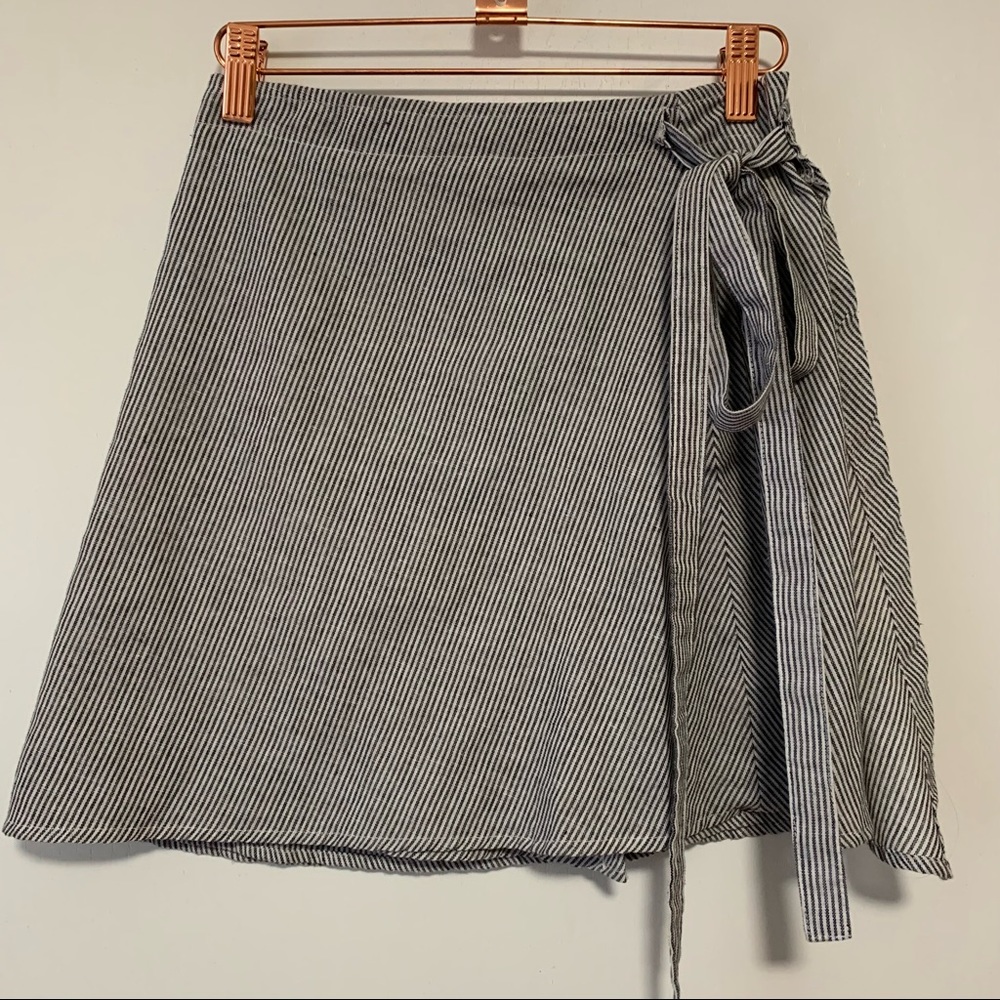 EUC brandy Melville blue and white stripe circle wrap skirt
